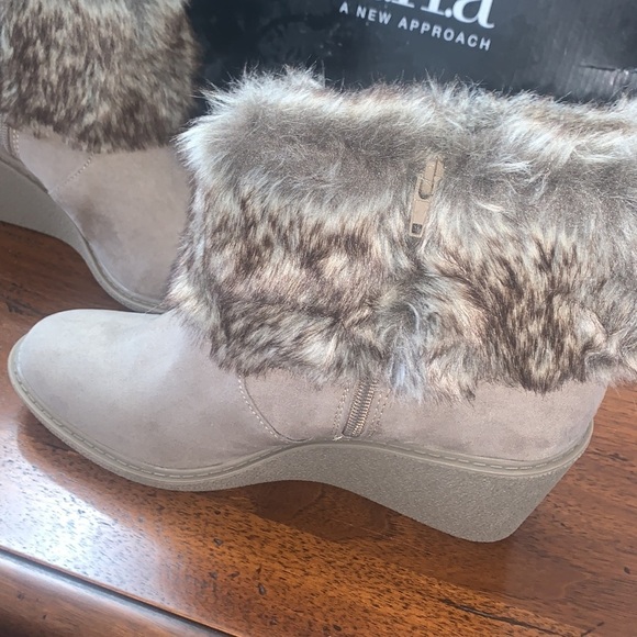 A.n.a Maddy Taupe boots shoes new size 9 cute - Picture 5 of 16